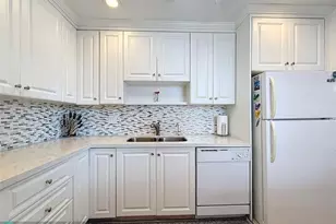 4270 NW 40th St, Lauderdale Lakes, FL 33319 - Photo 9