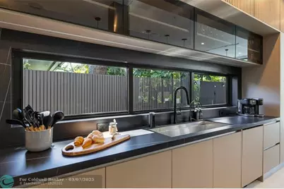 727 NE 17th Way, Fort Lauderdale, FL 33304 - Photo 31