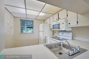 9440 Poinciana Pl, Davie, FL 33324 - Photo 9