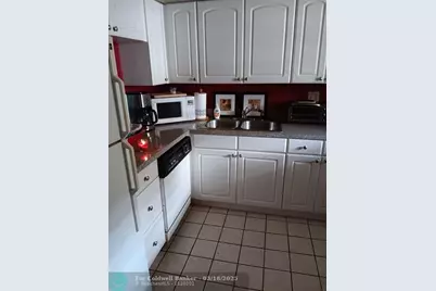 2304 S Cypress Bend Dr, Unit #313, Pompano Beach, FL 33069 - Photo 3