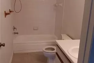 2667 NW 33rd St, Oakland Park, FL 33309 - Photo 9