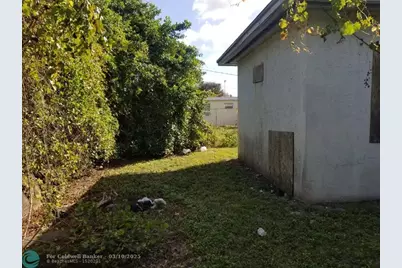 2605 NW 13th Ct, Fort Lauderdale, FL 33311 - Photo 5