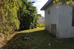 2605 NW 13th Ct, Fort Lauderdale, FL 33311 - Photo 5