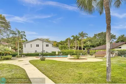 26  Wimbledon Lake, Unit #248, Plantation, FL 33324 - Photo 21