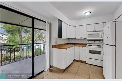 26  Wimbledon Lake, Unit #248, Plantation, FL 33324 - Photo 7