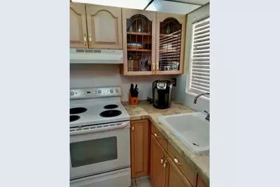 10466  Sunrise Lakes Blvd, Unit #307, Sunrise, FL 33322 - Photo 7