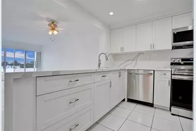 801 S Federal Hwy, Unit #405, Pompano Beach, FL 33062 - Photo 7