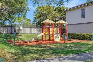 2037 Nassau Dr, Riviera Beach, FL 33404 - Photo 37