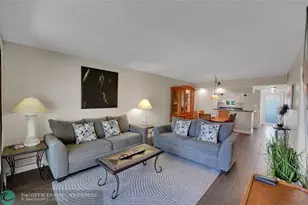 8980 S Hollybrook Blvd, Pembroke Pines, FL 33025 - Photo 17