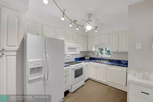 8980 S Hollybrook Blvd, Pembroke Pines, FL 33025 - Photo 7