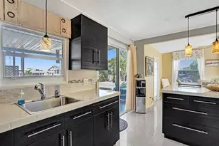 2301 SW 86th Terrace, Davie, FL 33324 - Photo 21