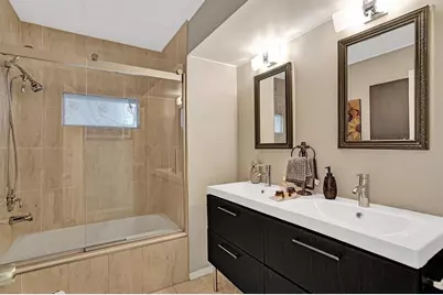 2301 SW 86th Ter, Davie, FL 33324 - Photo 11