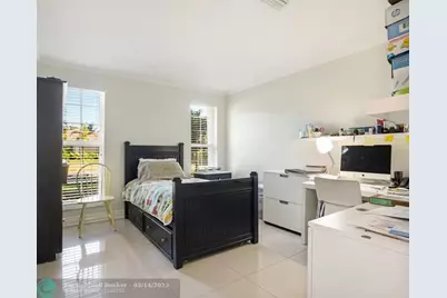 906 NW 83rd Dr, Coral Springs, FL 33071 - Photo 11