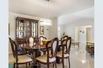 906 NW 83rd Dr, Coral Springs, FL 33071 - Photo 7