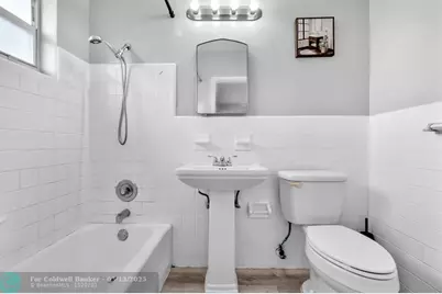 1925 NE 26th St, Wilton Manors, FL 33305 - Photo 11