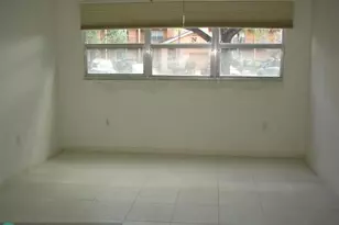 571 SW 142nd Ave, Pembroke Pines, FL 33027 - Photo 9