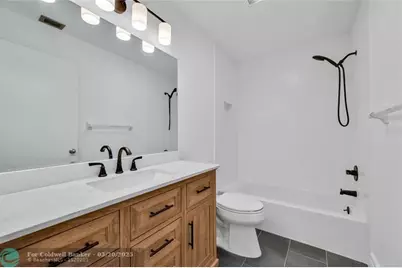 7619  Silver Woods Ct, Boca Raton, FL 33433 - Photo 5