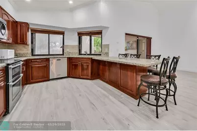7619  Silver Woods Ct, Boca Raton, FL 33433 - Photo 11
