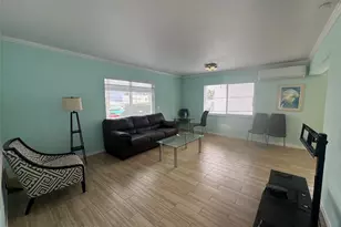 323 Monroe St, Hollywood, FL 33019 - Photo 3