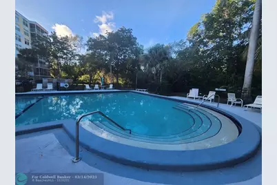 17890 W Dixie Hwy, Unit #619, North Miami Beach, FL 33160 - Photo 13