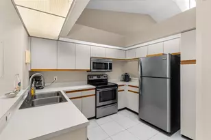 900 Crosswinds Dr, Greenacres, FL 33413 - Photo 9