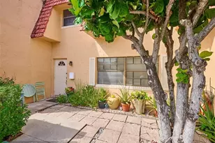 33 Spinning Wheel Ln, Tamarac, FL 33319 - Photo 3