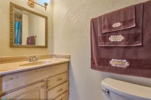 33 Spinning Wheel Ln, Tamarac, FL 33319 - Photo 27