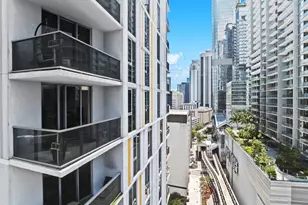 31 SE 6th St, Miami, FL 33131 - Photo 15