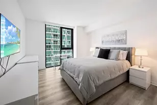 31 SE 6th St, Miami, FL 33131 - Photo 9