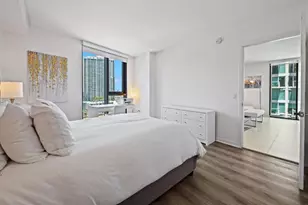 31 SE 6th St, Miami, FL 33131 - Photo 7