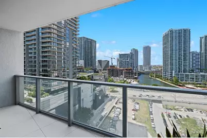 31 SE 6th St, Unit #2002, Miami, FL 33131 - Photo 13