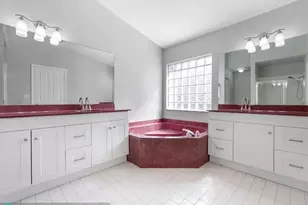 17646 10th St, Pembroke Pines, FL 33029 - Photo 9