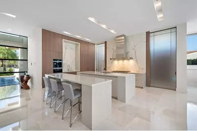 2421  Barcelona Dr, Fort Lauderdale, FL 33301 - Photo 15