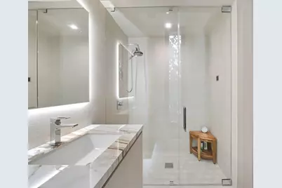 2421  Barcelona Dr, Fort Lauderdale, FL 33301 - Photo 33