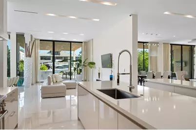 2421  Barcelona Dr, Fort Lauderdale, FL 33301 - Photo 19