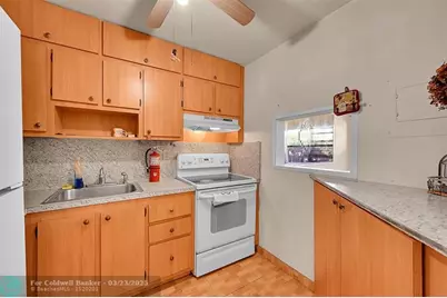 9101  Sunrise Lakes Blvd, Unit #206, Sunrise, FL 33322 - Photo 11