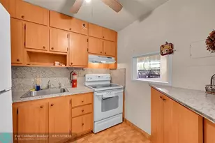 9101 Sunrise Lakes Blvd, Sunrise, FL 33322 - Photo 11