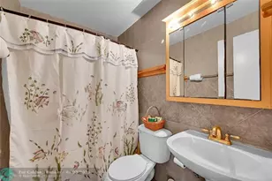 9101 Sunrise Lakes Blvd, Sunrise, FL 33322 - Photo 15