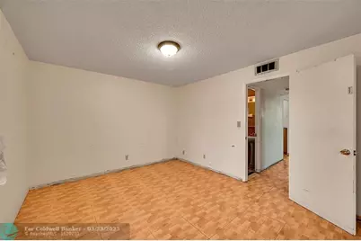 9101  Sunrise Lakes Blvd, Unit #206, Sunrise, FL 33322 - Photo 19