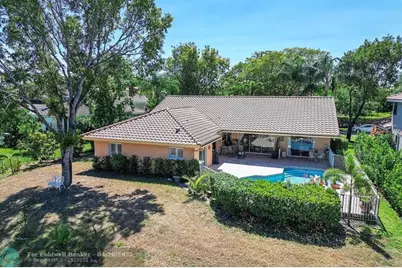 4636  Rothschild Dr, Coral Springs, FL 33067 - Photo 5