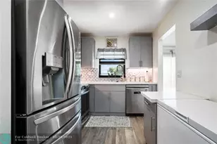 10123 Sunrise Lakes Blvd, Sunrise, FL 33322 - Photo 3