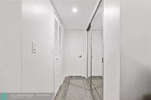 10123 Sunrise Lakes Blvd, Sunrise, FL 33322 - Photo 17