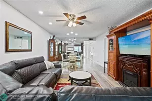 10123 Sunrise Lakes Blvd, Sunrise, FL 33322 - Photo 9