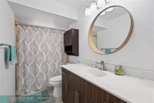 10123 Sunrise Lakes Blvd, Sunrise, FL 33322 - Photo 19