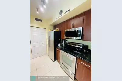 2401 NE 65th St, Unit #408, Fort Lauderdale, FL 33308 - Photo 3