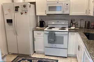 9235 SW 8th St, Boca Raton, FL 33428 - Photo 7