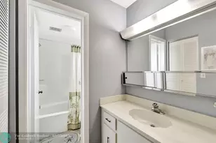 100 Lake Meryl Dr, West Palm Beach, FL 33411 - Photo 21