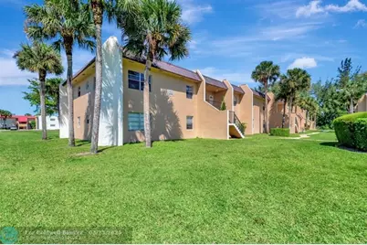 100  Lake Meryl Dr, Unit #201, West Palm Beach, FL 33411 - Photo 27