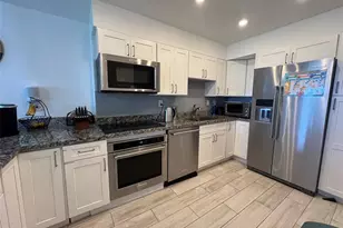 3731 N Country Club Dr, Aventura, FL 33180 - Photo 19