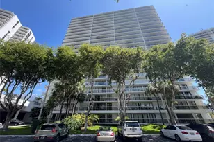 3731 N Country Club Dr, Aventura, FL 33180 - Photo 3